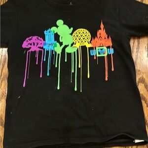 Walt Disney  World Black Tee with Vibrant Drip Graphic Toddler XS